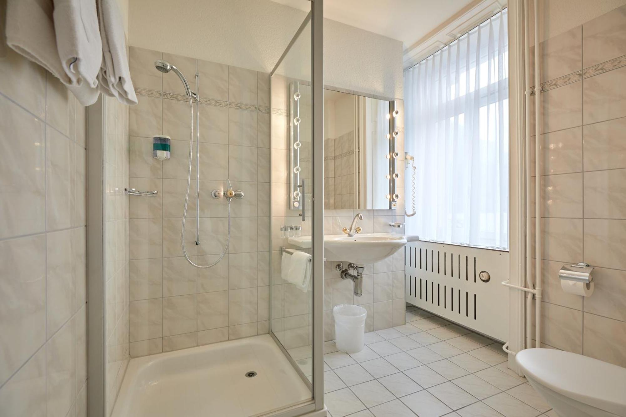 Hotel Schmid & Alfa Brunnen Room photo